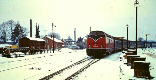 Ascheberg_Bahnhof_BR_220_V_200_Eilzug_Winter_1965-1.jpg