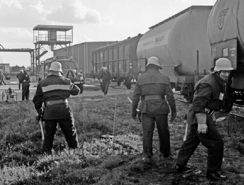 Ahrensburg-1972-Feuerwehrubung-Industriegebiet-c.jpg