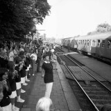 1973_Reinfeld_Bahnhof_Regionalzug_Eilzug_Ankunft_Gesangsverein