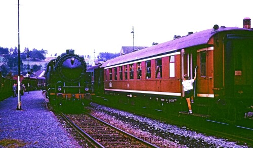 Belecke_Bahnhof_Samba_Wagen_1966_Westfalische_Landes_Eisenbahn-1.jpg