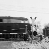 V160_Lollo_Delingsdorf_bahnubergang_1965
