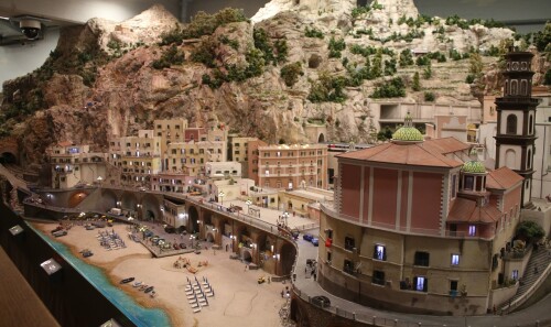 Miniaturwunderland_Miwula_Italien_Amalfi_Ulaya_Kuste_Strand_2024_Dez-1.jpg