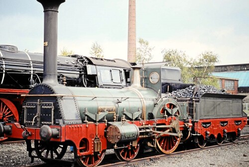 Dampflok_Landerbahn_Bochum_Dahlhausen_BW_Tag_der_offenen_Tur_1985-2.jpg