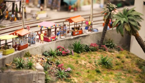 Miniaturwunderland_Miwula_Brasilien_Brasilia_in_the_streets_of_Rio__de_Janeiro_An_der_Strasenbahn-3.jpg