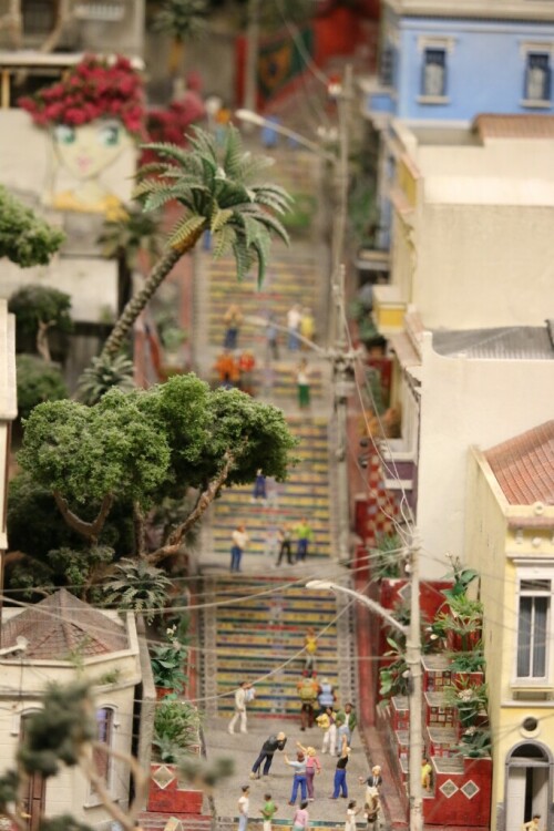 Miniaturwunderland_Miwula_Brasilien_Brasilia_in_the_streets_of_Rio__de_Janeiro_Stairway_Art_Treppenkunst-2.jpg