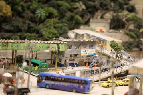 Miniaturwunderland_Miwula_Brasilien_Brasilia_in_the_streets_of_Rio__de_Janeiro_a_Busbahnhof-2.jpg