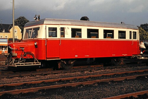 Wismar_er_Schienenbus_Typ_Hannover_T_141_VT_2_T_2_Bochum_Dahlhausen_1985.jpg