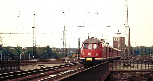 ET_30_BR_430_Dortmund_Hbf_1977_Hauptbahnhof_Gleisvorfeld_Stellwerk_Oberleitung-2.jpg
