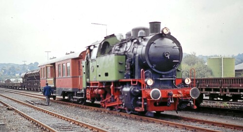 BR_80_H0_Jung_CNTL_12037-VEH_D-5_Essen_Kupferdreh_Bahnhof-2.jpg