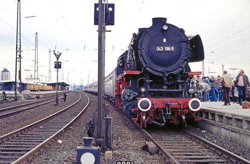 Hamm_Hauptbahnhof_1983_BR_043_196_Ende_Dampflokara_Deutsche_Bundesbahn_DB.jpg