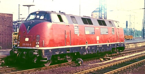 Hamm_Hauptbahnhof_1983_BR_220_033_Deutsche_Bundesbahn_DB.jpg