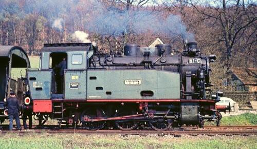 BR_80_H0_J51-C_Krupp_2491_Typ_Gladbeck_Brochterbeck_Bahnhof_1974_Mevissen_4_Dampflok_TWE_Teuteburger_Wald_Eisenbahn-1.jpg