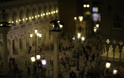 Miniaturwunderland_Venice_Venedig_Weltkulturerbe_MiWuLa_Modellbahn_H0-_nachts_Carneval-1.jpg