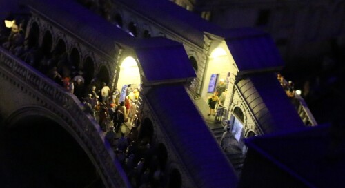 Miniaturwunderland_Venice_Venedig_Weltkulturerbe_MiWuLa_Modellbahn_H0-_nachts_Carneval-11.jpg