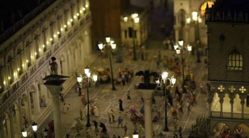 Miniaturwunderland_Venice_Venedig_Weltkulturerbe_MiWuLa_Modellbahn_H0-_nachts_Carneval-3.jpg