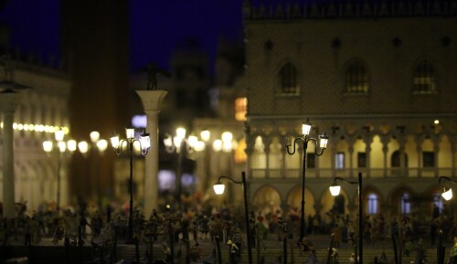 Miniaturwunderland_Venice_Venedig_Weltkulturerbe_MiWuLa_Modellbahn_H0-_nachts_Carneval-5.jpg