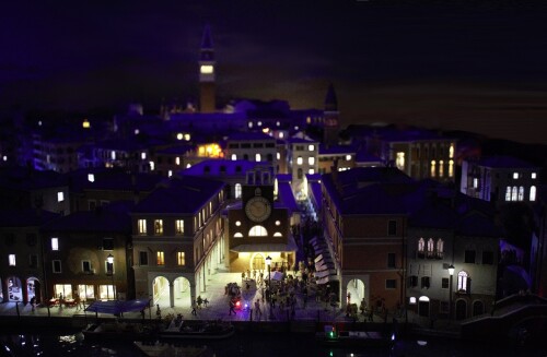 Miniaturwunderland_Venice_Venedig_Weltkulturerbe_MiWuLa_Modellbahn_H0-_nachts_Carneval_a-3.jpg