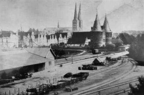1874_Lubeck_historische_Aufnahme_Holstentor_Hansestadt.jpg