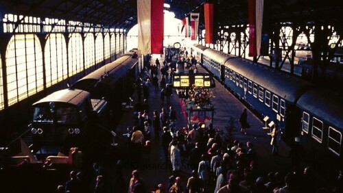 BR_103_BR_220_DR_118_Interzonenzug_Lubeck_Huptbahnhof_Fahrzeugschau_show_1972-3.jpg