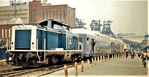 BR_212_Doppelstockwagen_LBE_DAB_6_Lubeck_Hauptbahnhof_1983-1.jpg