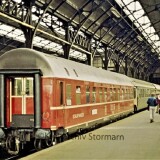 BR_212_TEN_DSG_Schlafwagen_SBB_Personenwaggon_Lubeck_Hauptbahnhof_Zonenzug_1975