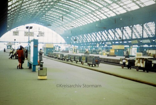 Koln_Hauptbahnhof_1966.jpg