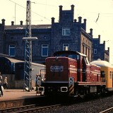 BR_290_291_V_90_Minden_Bahnhof_1982_OHE_Diesellok_Doppelstockwagen_DAB_6_LBE_VLV_a-2