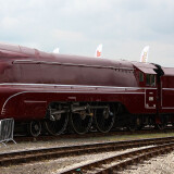 Crewe_Works_DRG_Caledonian_Bluego-faster_stripes_6220_Coronation_6229_Duchess_of_Hamilto_Wartime_black_livery_Bahngarfield_Christian
