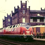 V_200_007_BR_220_075_Sonderzug_historisch_Minden_Bahnhof_1984