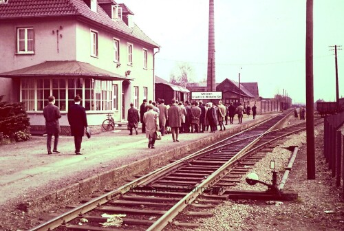 MindeN_Bahnhof_Bahnhofsgebaude_Friedrich_Wilhelm_Strase_1966_Mindener_Kreiseisenbahn.jpg