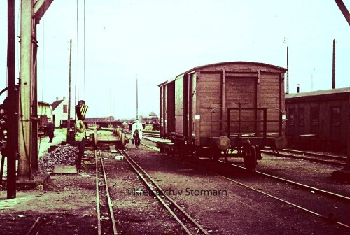 MindeN_Bahnhof_Friedrich_Wilhelm_Strase_1966_Mindener_Kreiseisenbahn_Guterwagen_a.jpg