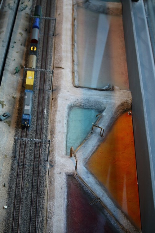 v_Miwula_Miniaturwunderland_Hamburg_Brucke_Strecke_um_die-WeltSalzlakenbecken-3.jpg