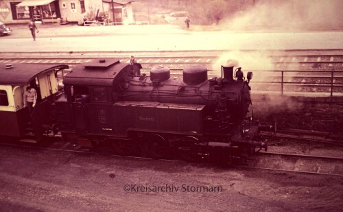 Kleinenbremen_Bahnhof_Dampflok_1966_Mindener_Kreiseisenbahn_Lokschuppen.jpg