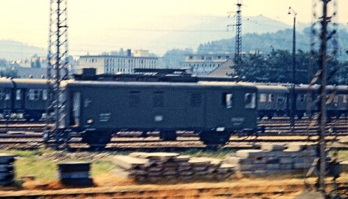 Freiburg_Bahnhof_1973_Turmtriebwagen.jpg