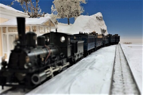 Marklin_Epoche_1_Modellbahn_Konigbayrische_Staatsbahn_H0__Ludwig-Bayern_platelet_Winter_Konig_Ludwig_Hofzug.jpg