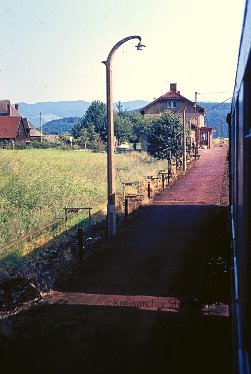 Himmelreich_Bahnhof_1967_Eilzug.jpg