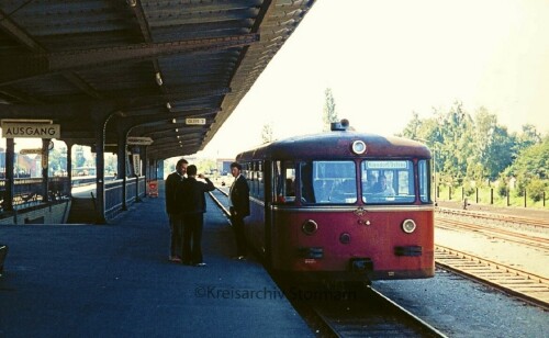 travemunde_bahnhof_1974_Schienenbus_nach_Niendorf_VT_798-1.jpg