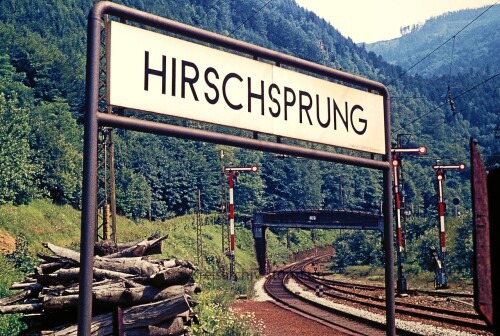Hollentalbahn_Hirschsprung_Bahnhof_Signal_Oberleitung_1967_0.jpg