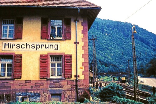 b_Hollentalbahn_Hirschsprung_Bahnhof_1973_Hollental_historisch-1.jpg