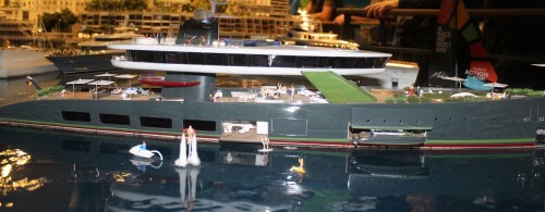 Monaco_grose_Phantasie_phantasy_Luxusyacht_Miniaturwunderland_Miwula_H0_Modellanlage_Modellbau-1.jpg
