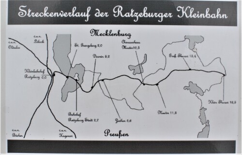202307-Ratzeburger-Kleinbahn-Damm-Richtung-Thurow-00acb374f9de5a613c1.jpg