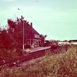 Bahnhof_Niendorf_Ostsee_1966_Travemunde_LBE_Schienenbus_VT_798_Uerdinger-1