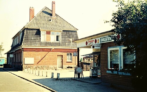 Bahnhof_Niendorf_Ostsee_1974_Travemunde_LBE_Schienenbus_VT_798_Uerdinger-3.jpg