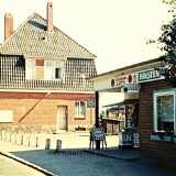 Bahnhof_Niendorf_Ostsee_1974_Travemunde_LBE_Schienenbus_VT_798_Uerdinger-3