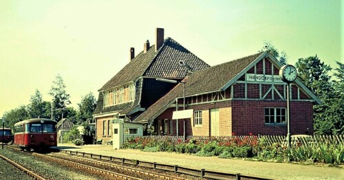 Bahnhof_Niendorf_Ostsee_1974_Travemunde_LBE_Schienenbus_VT_798_Uerdinger-4.jpg