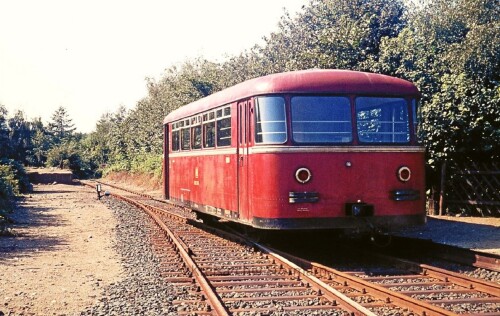 Bahnhof_Niendorf_Ostsee_1974_Travemunde_LBE_Schienenbus_VT_798_Uerdinger-8.jpg