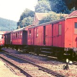 Furtwangen_Bahnhof_1967_VT_25_MEG_Milchverladung_MAN_Triebwagen_Schienenbus-3