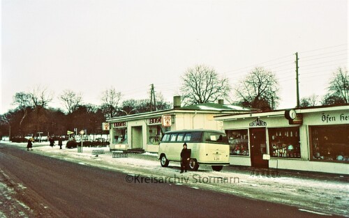 1970_VW_T_1_zweifarbig_Mollner_Landstrase_Heinrich_Schultz.jpg