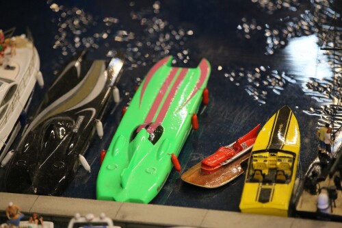 Monaco_Luxusyachten_Miniaturwunderland_Miwula_H0_Modellanlage_Modellbau_Rennboote-3.jpg