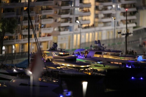 Monaco_Luxusyachten_Miniaturwunderland_Miwula_H0_Modellanlage_Modellbau_by_night-1.jpg